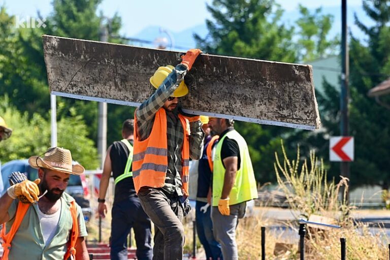 U narednih 30 godina moglo bi nas biti manje od milion i po: Ko će raditi?