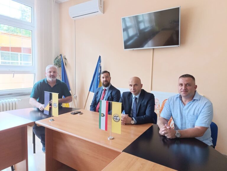 Premijer Pivić i ministar Mušija obišli radove na rekonstrukciji sportskih dvorana u Zenici