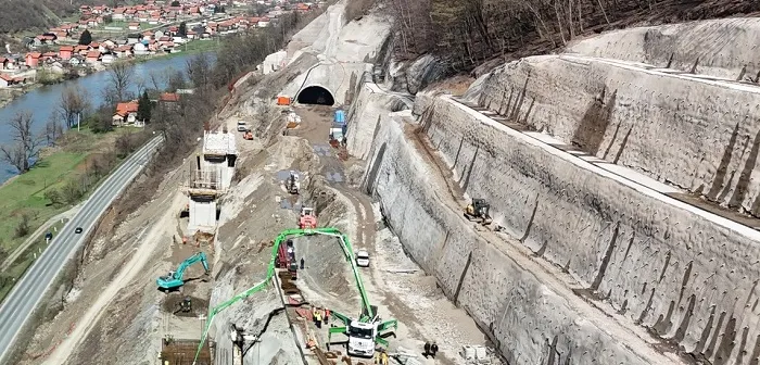 Blokirani u matrixu: Autoput u mreži izgovora