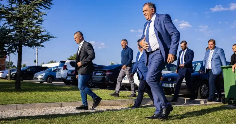 Dodik zbog političkih poena uništava privredu Republike Srpske