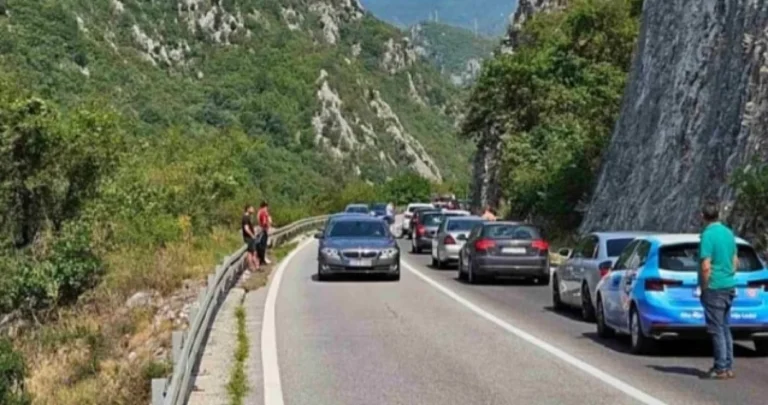 Motociklista poginuo u teškoj nesreći, obustavljen saobraćaj na putu Jablanica-Mostar