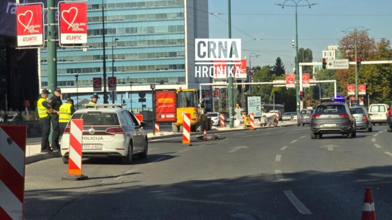 Nesreća u Sarajevu: Vozač Škode udario mladića na romobilu