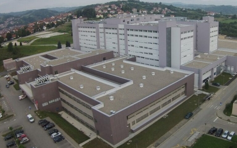 Jedino djevojčica preživjela: Nakon majke preminula i kćerka povrijeđena u nesreći kod Prijedora