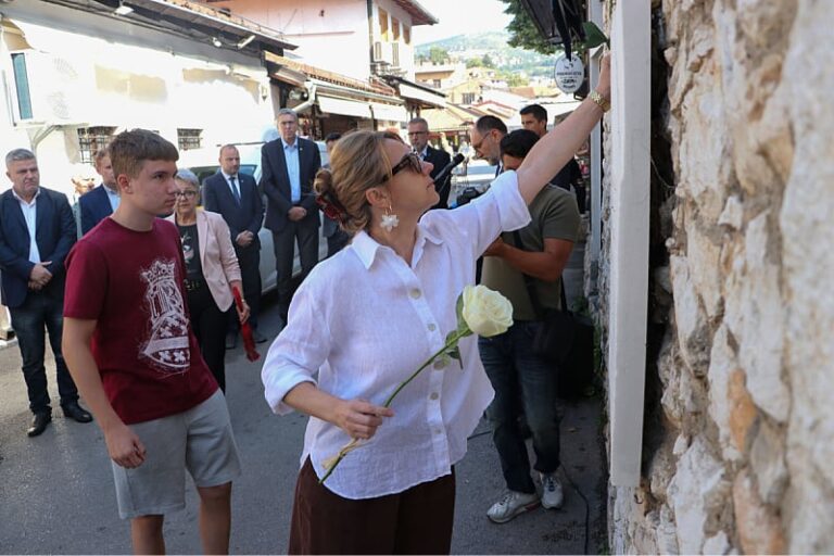 Ubijeni u redu za vodu: Obilježena 33. godišnjica masakra u ulici Halači u Sarajevu