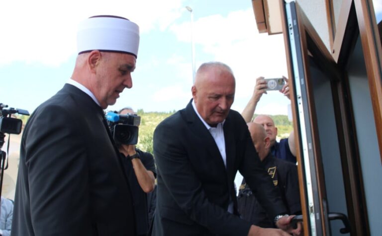 Zajedničko dobro ljudi ovog kraja: Svečano otvorena džamija u selu Ravno na Kupresu