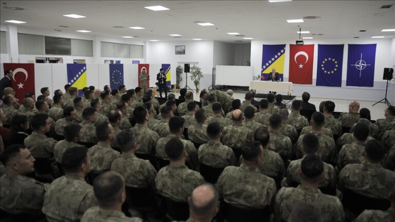 Prof. Salkić: “Trebamo biti jaki ili sa jakima?”