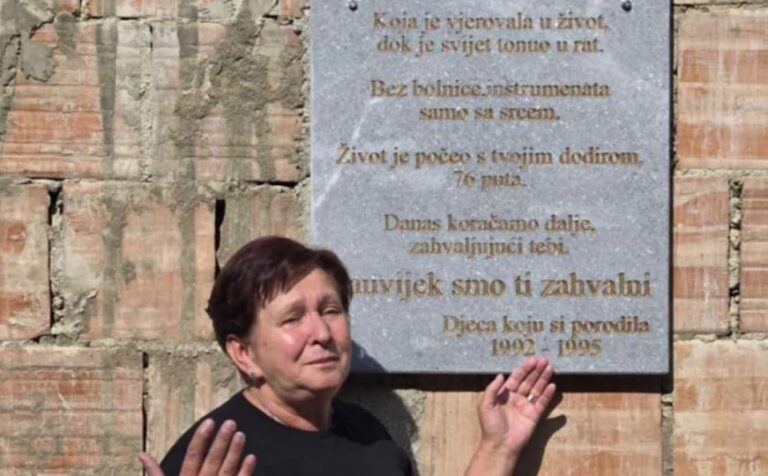 U ratu porodila 76 beba bez instrumenata, u kući bez struje: Goražde se zahvalilo ratnoj heroini