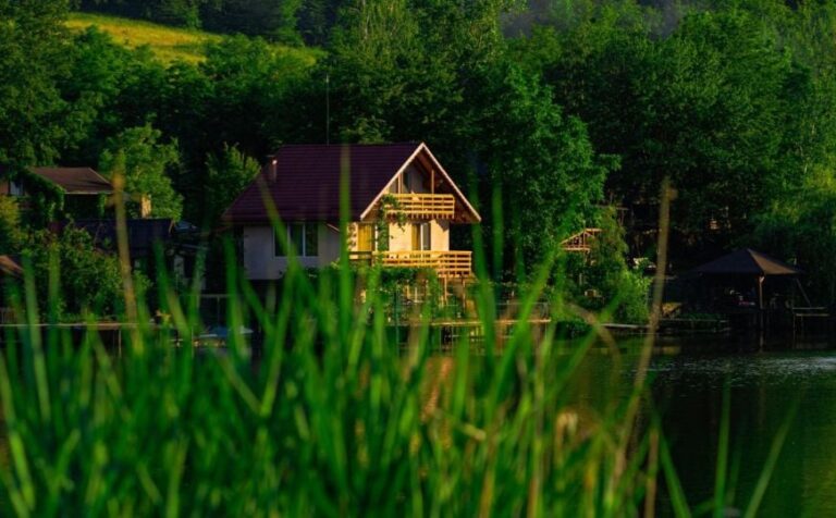 Bračni par kupio kuću staru 400 godina: Pogledajte šta su otkrili u dvorištu