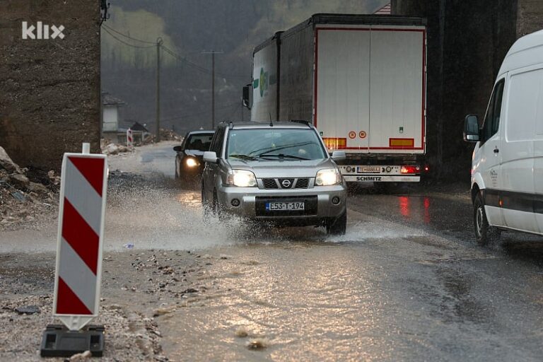 Izdato upozorenje za stanovnike Hercegovine zbog obilne kiše koja počinje danas od 17 sati, moglo bi doći i do poplava