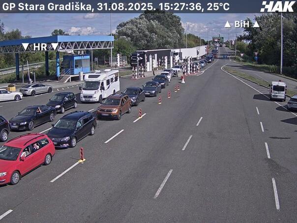 Vozači, strpljivo: Kolone vozila na izlazu iz BiH