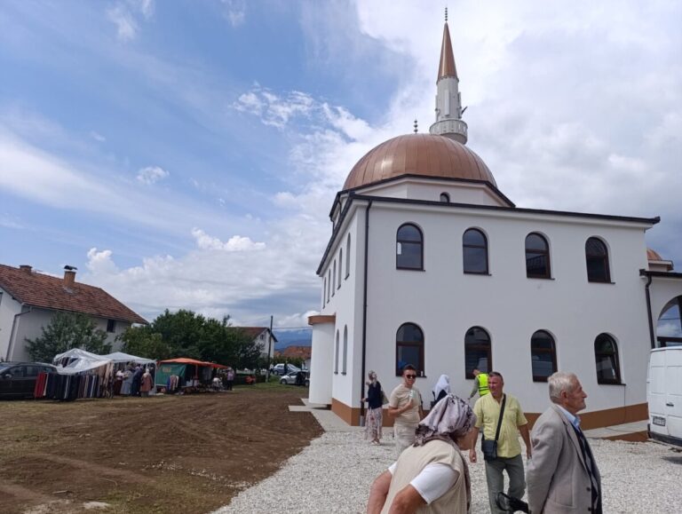 Komšija Hrvat ustupio imanje za džamijski parking u Bugojnu