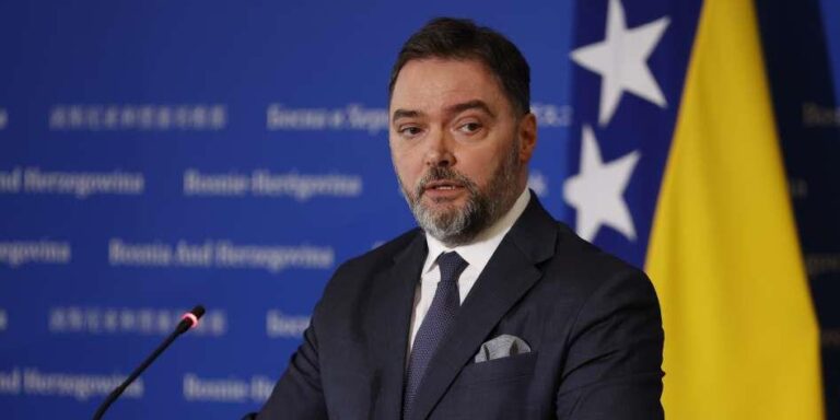 Košarac opleo po Komšiću i Bećiroviću: Pružaju podršku okupatoru Schmidtu. On je političko zlo