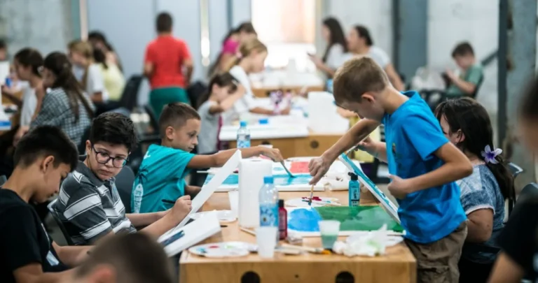 (FOTO) Ljetni program u Memorijalnom centru: Srebrenica kroz oči 40 mališana