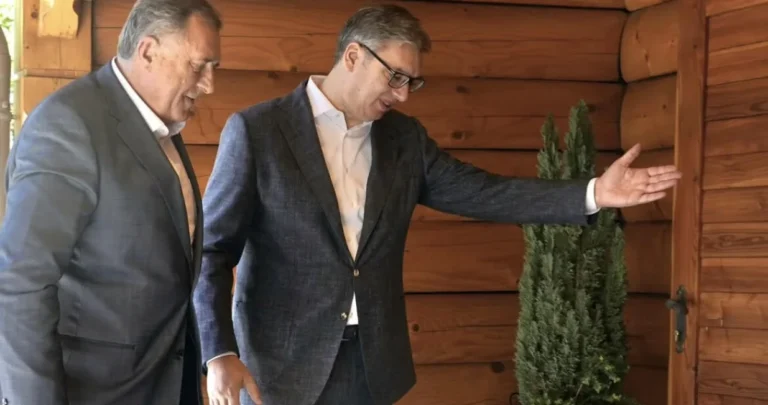 Politički savez koji spašava vlast po svaku cijenu: Dodik šalje batinaše kao ispomoć Vučiću?