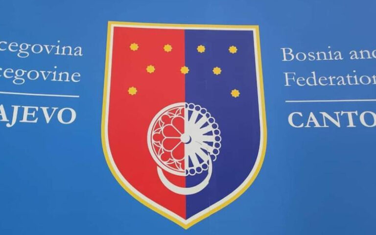 Državni službenici najavljuju štrajk zbog regresa: “Uskratili ste nam uživanje u odmoru”