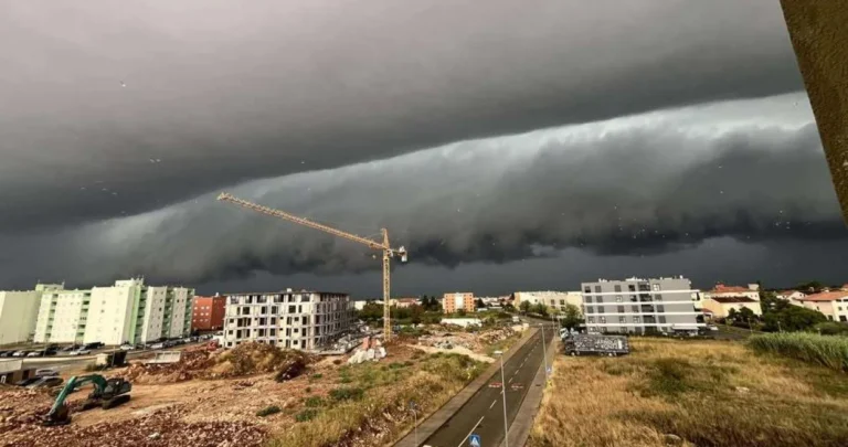 (FOTO) Snažno nevrijeme stiže u bh. susjedstvo: “Više od 5.000 munja je već udarilo”