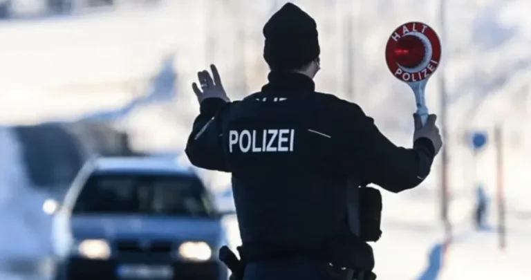 Teška nesreća na autoputu: Autobus iz Kosova udario u kamion, povrijeđeno 30 putnika