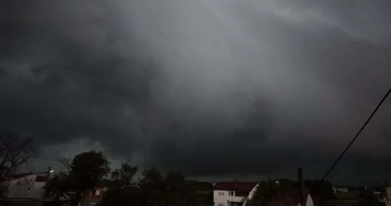 Zastrašujući prizor iz dijela BiH: “Shelf cloud” nagovijestio dolazak jakog nevremena