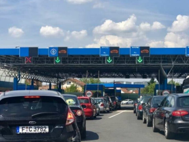 Granice i danas pune: Povoljni uslovi za vožnju