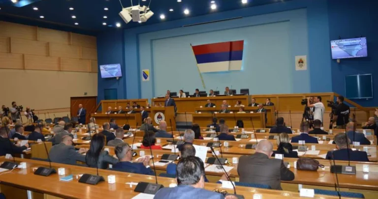 Stevandić dozvolio Dodiku da se obrati u NSRS: “Povlačim se ako…”