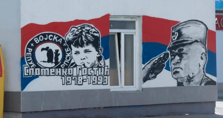 Udruženje žrtava i svjedoka genocida traži da “Čistoća” ukloni mural Ratka Mladića