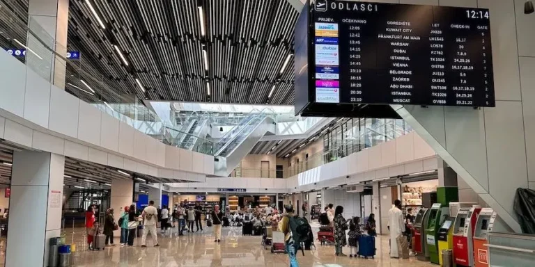 Putnika sve više, prostora sve manje: Kapacitet dva i po miliona putnika ubrzo će biti probijen