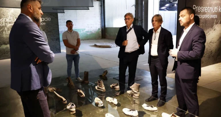 Zvizdić, Kojović i Magazinović u Srebrenici: Muzej genocida zaslužuje poštovanje