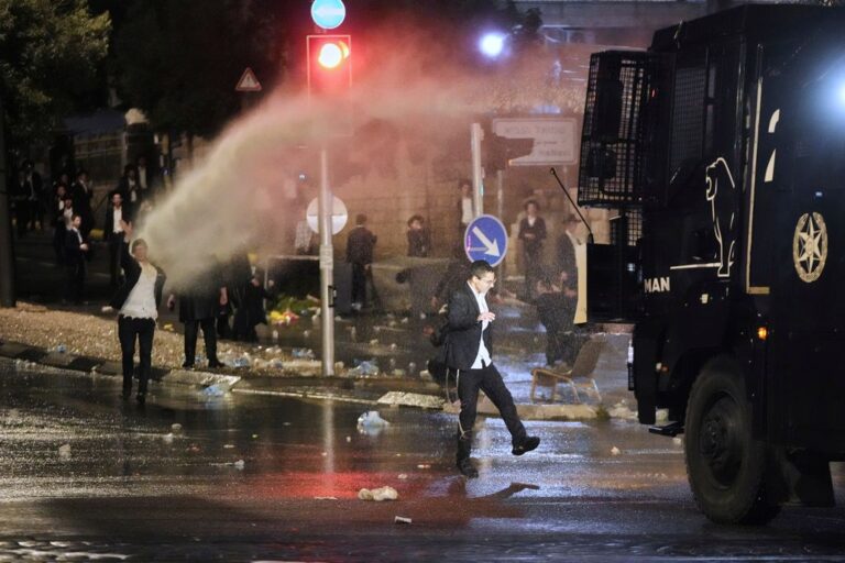 Nezadovoljni Izraelci na ulicama Tel Aviva: Bune se protiv odluke o Gazi, policija ih tjerala vodenim topovima