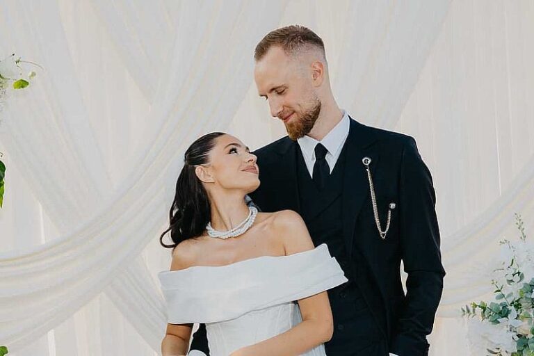 Džanan Musa i Amina izgovorili sudbonosno “da” i uz stihove Dine Merlina uplovili u bračne vode