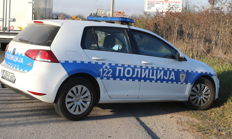 Tri osobe uhapšene zbog tučnjave i vožnje u pijanom stanju u Bratuncu