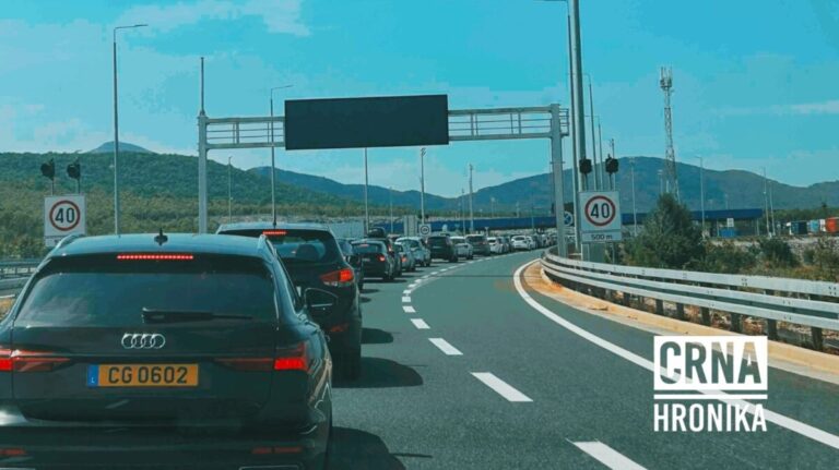 Velike gužve na izlazima iz BiH
