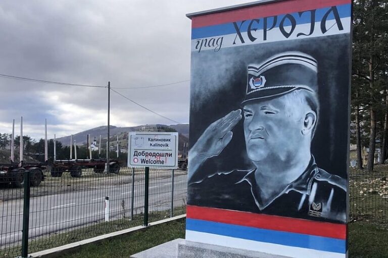 Žrtve i svjedoci genocida pisali Schmidtu zbog veličanja ratnih zločinaca u RS-u, zatražili sankcionisanje odgovornih