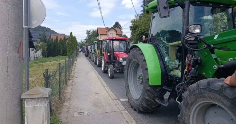 Poljoprivrednici krenuli na protest u Sarajevo, pa zaustavljeni na prilazima gradu