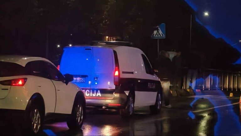 Teška saobraćajna nesreća: Automobilom udario pješaka, povrijeđeni hitno prebačen u KB Zenica