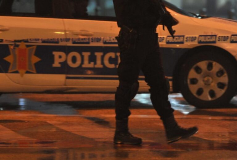 17-godišnjak osumnjičen da je drugu u krugu škole prodao drogu