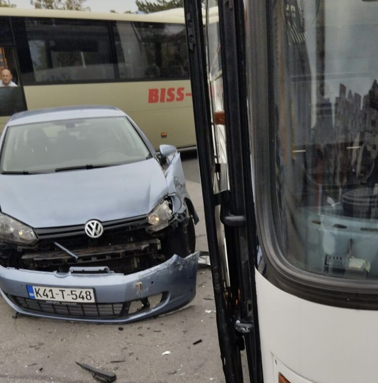 Saobraćajna nezgoda u Zenici, policija na licu mjesta
