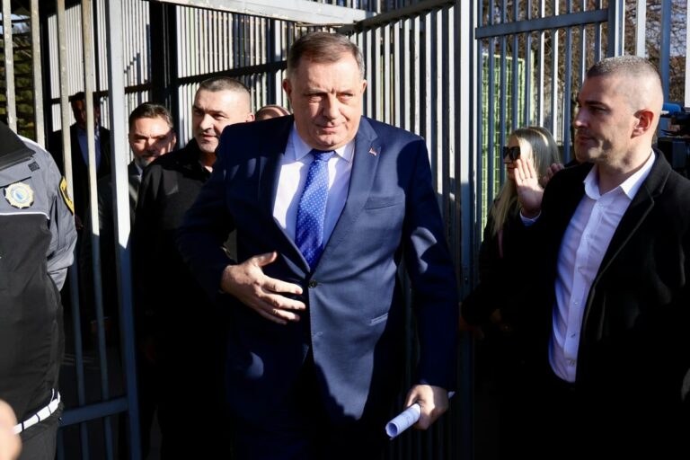 Slovenija uvela sankcije Miloradu Dodiku