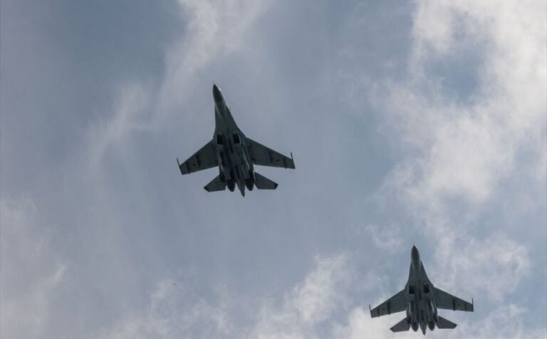 Uzbuna: Podignuti borbeni avioni, zemlja u pripravnosti