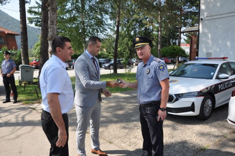 Ministar unutrašnjih poslova ZDK i policijski komesar posjetili Policijsku upravu Žepče