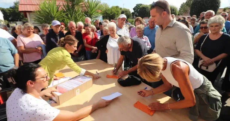 I OVO JE MOGUĆE: Podijelili 1.350 koverti, u svakoj 2.400 KM