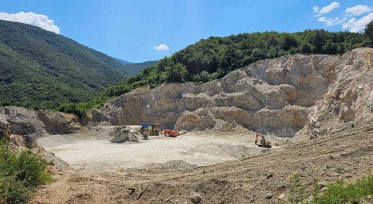 Velika tragedija u BiH: Poginuo radnik u kamenolomu