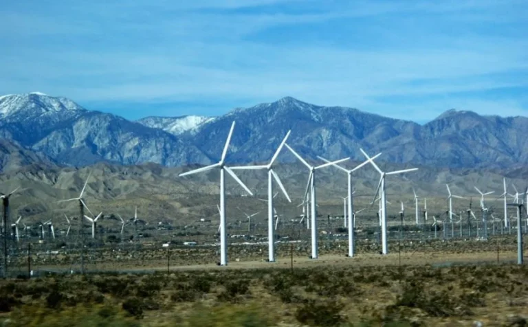 BiH sjedi na „energetskoj zlatnoj” rezervi, a koristi tek mrvice: 2.000+ sati sunca neiskorišteno, a vjetar iskorišten svega 7%