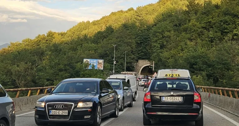 Ceste FBiH o gužvama kod tunela Crnaja: Nema dovoljno radnika, ovo su specijalni radovi