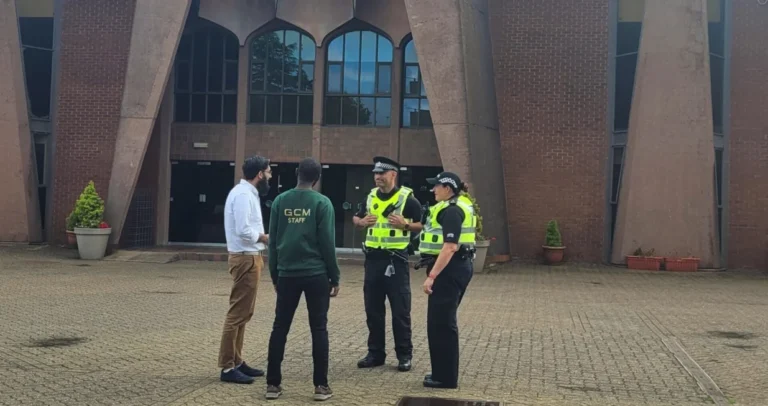 Džamije u Škotskoj angažuju stražere nakon niza napada: “Osjećamo se ranjivo”