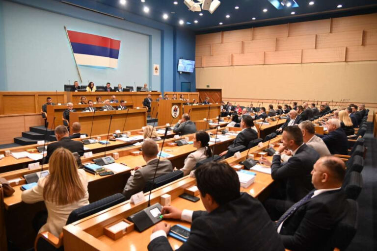 Da li SNSD povlači ručnu? Referendum pada u vodu nakon odluke Ustavnog suda RS