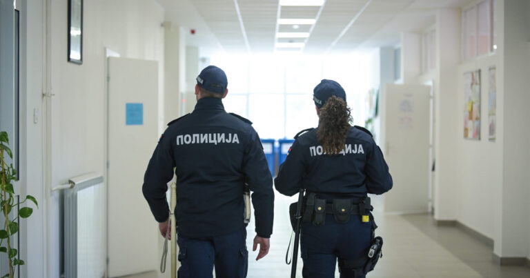 Dječak od 12 godina osumnjičen za tri krađe u Novom Sadu: Policija ga razotkrila