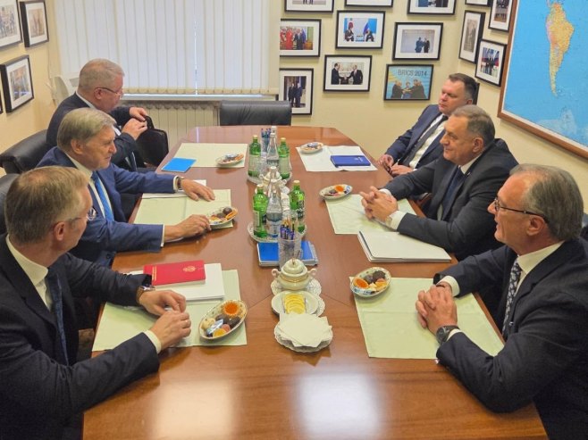 Dodik iz Rusije: Srpska bira da sama piše svoju budućnost