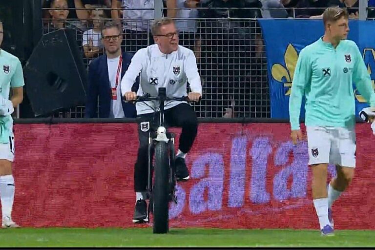 Dosad neviđena situacija u Zenici, selektor Austrije na biciklu došao na travnjak Bilinog Polja