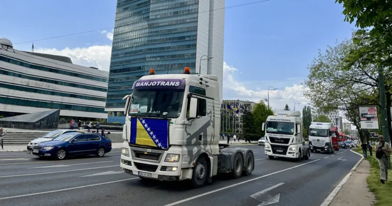 Doznaju se detalji nesreće kod Sarajeva: Vozač (20) bio pijan kada je usmrtio pješaka i pobjegao