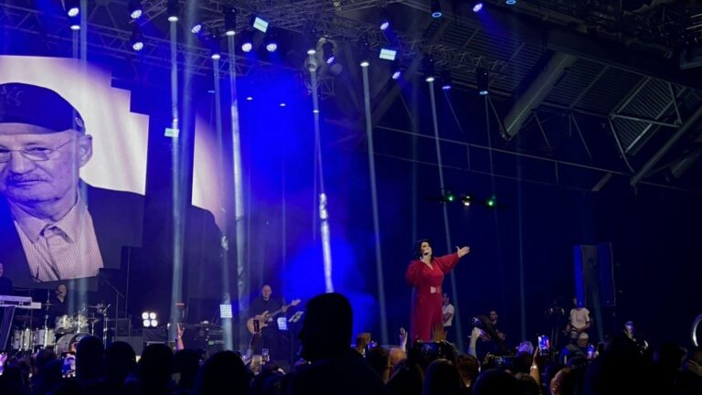 Dragana Mirković odala počast velikanima koji su nas napustili